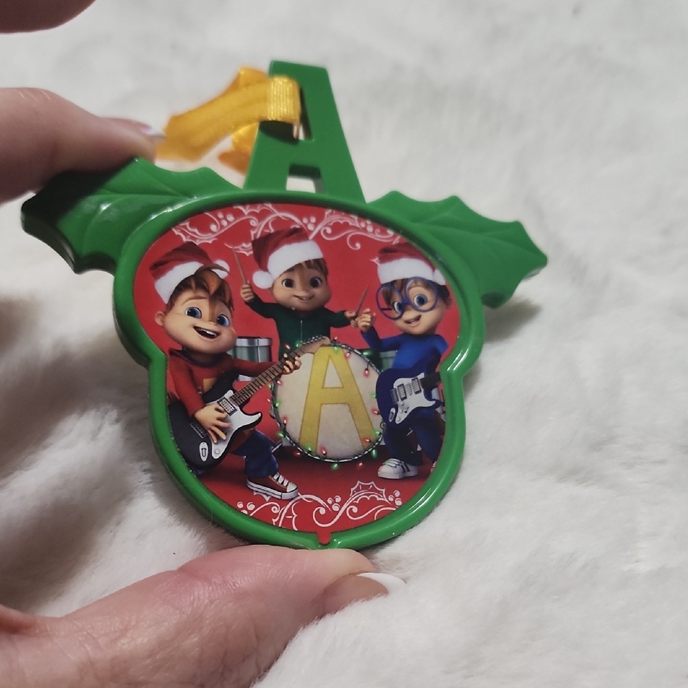 2017 MATTEL ALVIN & THE CHIPMUNKS  CHRISTMAS TREE ORNAMENT.
